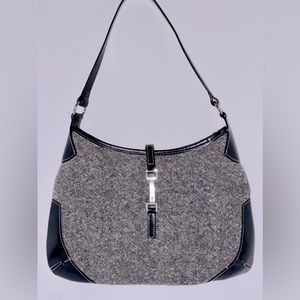 Small shoulder bag